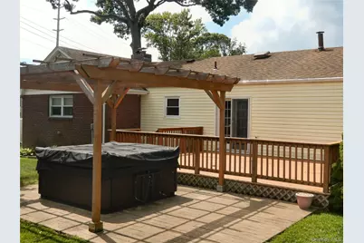 1005 Thompson Drive, Bay Shore, NY 11706 - Photo 38
