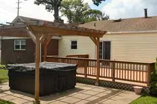 1005 Thompson Dr, Bay Shore, NY 11706 - Photo 38