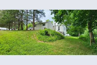 48 Gleason Boulevard, Pleasant Valley, NY 12569 - Photo 2