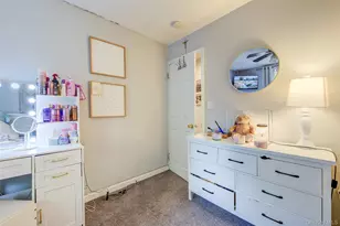 8 Carl Pl, New Windsor, NY 12553 - Photo 2