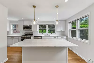 77 Andrew Street, Manhasset, NY 11030 - Photo 8
