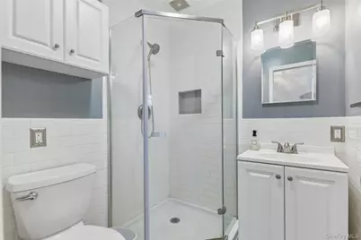 77 Andrew Street, Manhasset, NY 11030 - Photo 12