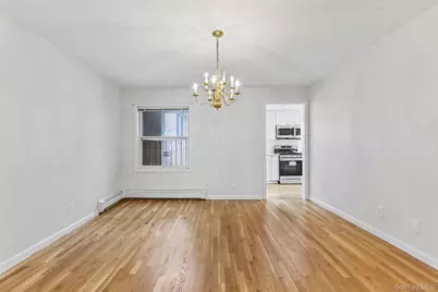 77 Andrew Street, Manhasset, NY 11030 - Photo 6