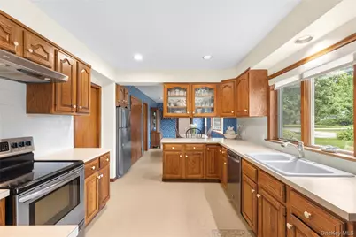 2725 Skunk Lane, Cutchogue, NY 11935 - Photo 4
