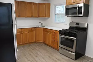 42 Roosevelt Ave, East Northport, NY 11731 - Photo 2
