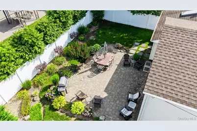 2687 Karen Street, Bellmore, NY 11710 - Photo 28