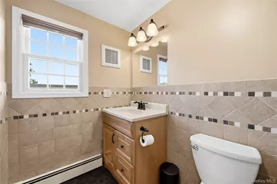364 Boundary Avenue, Massapequa, NY 11758 - Photo 16