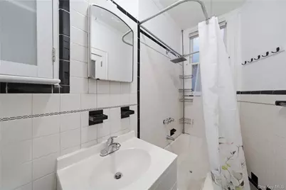 7935 Myrtle Avenue, Ridgewood, NY 11385 - Photo 16