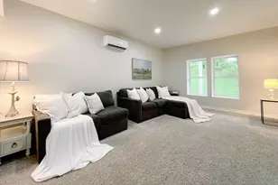 82 Hampton Rd, Marlboro, NY 12542 - Photo 12