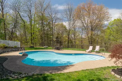 12 Ridgeview Lane, Marlboro, NY 12542 - Photo 2