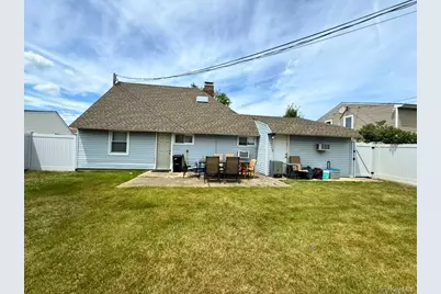 44 Mallard Road, Levittown, NY 11756 - Photo 2