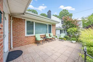 196-11 McLaughlin Ave, Hollis, NY 11423 - Photo 2