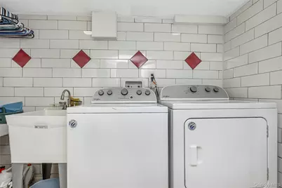 17316 Jewel Avenue, Fresh Meadows, NY 11365 - Photo 18