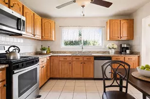 738 Pelhamdale Ave, New Rochelle, NY 10801 - Photo 8