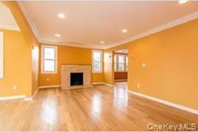 79 Onderdonk Avenue #1, Manhasset, NY 11030 - Photo 2