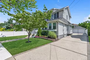 22 Spencer Ave, Lynbrook, NY 11563 - Photo 2