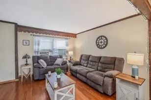 22 Jane St, Selden, NY 11784 - Photo 4