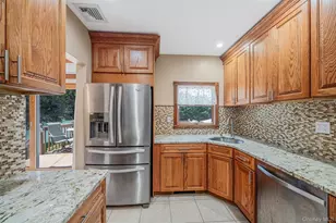 108 Keswick Dr, East Islip, NY 11730 - Photo 12