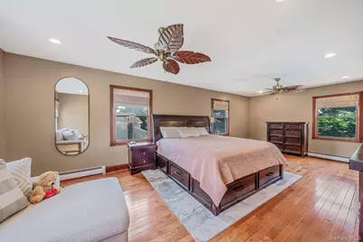 108 Keswick Drive, East Islip, NY 11730 - Photo 18