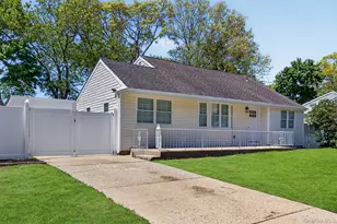 23 Champlain St, Port Jefferson, NY 11776 - Photo 4