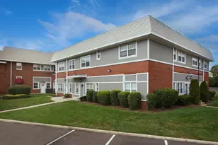 425 Newbridge Rd, East Meadow, NY 11554 - Photo 2