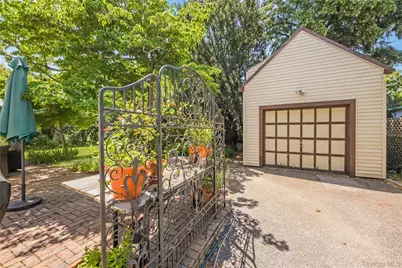 530 Elm Street, West Hempstead, NY 11552 - Photo 22