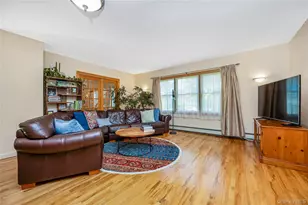 530 Elm St, West Hempstead, NY 11552 - Photo 8