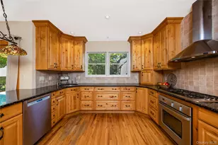 530 Elm St, West Hempstead, NY 11552 - Photo 14