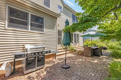 530 Elm Street, West Hempstead, NY 11552 - Photo 24