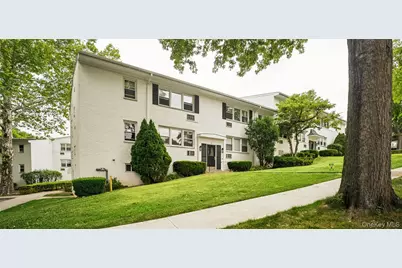 90 Avon Circle #D, Port Chester, NY 10573 - Photo 2