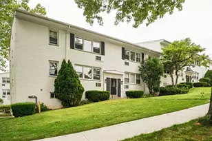 90 Avon Cir, Port Chester, NY 10573 - Photo 2