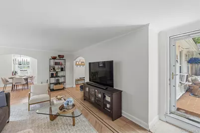 104 Pinewood Rd #3C, Hartsdale, NY 10530 - Photo 14