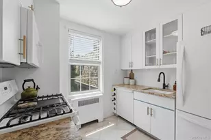 104 Pinewood Rd, Hartsdale, NY 10530 - Photo 22