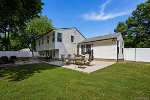 566 Locust Ave, Oakdale, NY 11769 - Photo 24