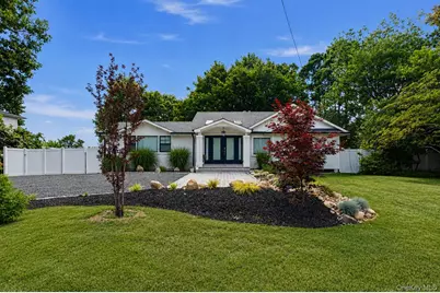566 Locust Avenue, Oakdale, NY 11769 - Photo 2