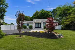 566 Locust Ave, Oakdale, NY 11769 - Photo 2