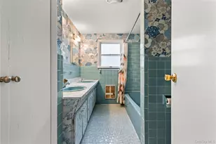 63 Bar Beach Rd, Port Washington, NY 11050 - Photo 10