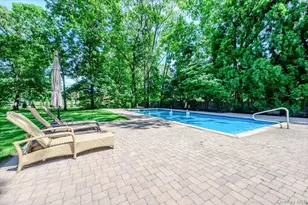 33 Meadowfarm Rd, East Islip, NY 11730 - Photo 34