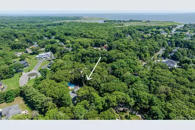 33 Meadow Farm Road, East Islip, NY 11730 - Photo 38