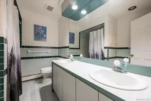 33 Meadowfarm Rd, East Islip, NY 11730 - Photo 24
