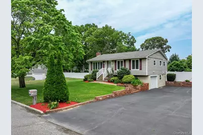 105 Greenhaven Drive, Port Jefferson Station, NY 11776 - Photo 2