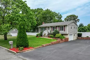 105 Greenhaven Dr, Port Jefferson Station, NY 11776 - Photo 2