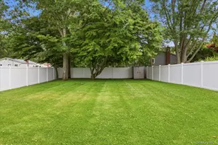 105 Greenhaven Dr, Port Jefferson Station, NY 11776 - Photo 24