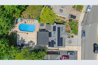 2696 Clubhouse Road, Merrick, NY 11566 - Photo 6