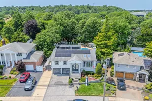 2696 Clubhouse Rd, Merrick, NY 11566 - Photo 4