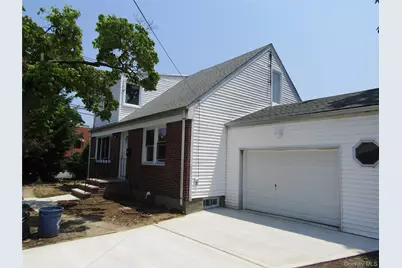 258 Brown Avenue, Hempstead, NY 11550 - Photo 2