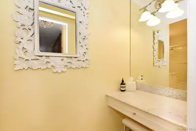 320 E Shore Road #11C, Great Neck, NY 11023 - Photo 24