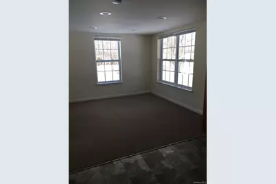 5 Macintosh Lane, Selden, NY 11784 - Photo 8