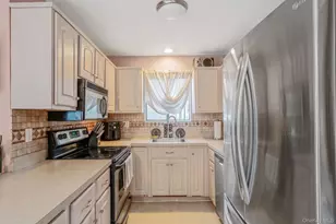 51 Trout Brook Ln, Aquebogue, NY 11931 - Photo 12