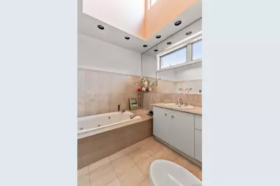 19 Margaret Avenue, Lawrence, NY 11559 - Photo 14